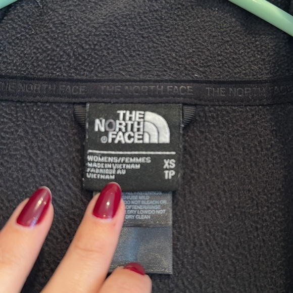 Women’s North Face jacket - Picture 2 of 4